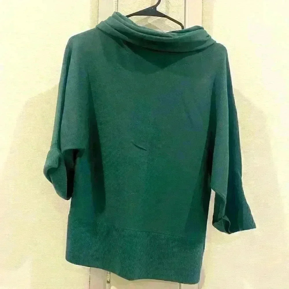 ANTONIO MELANIE | 100% Wool Cowl Neck Sweater in Green | Sz M | Worn Once